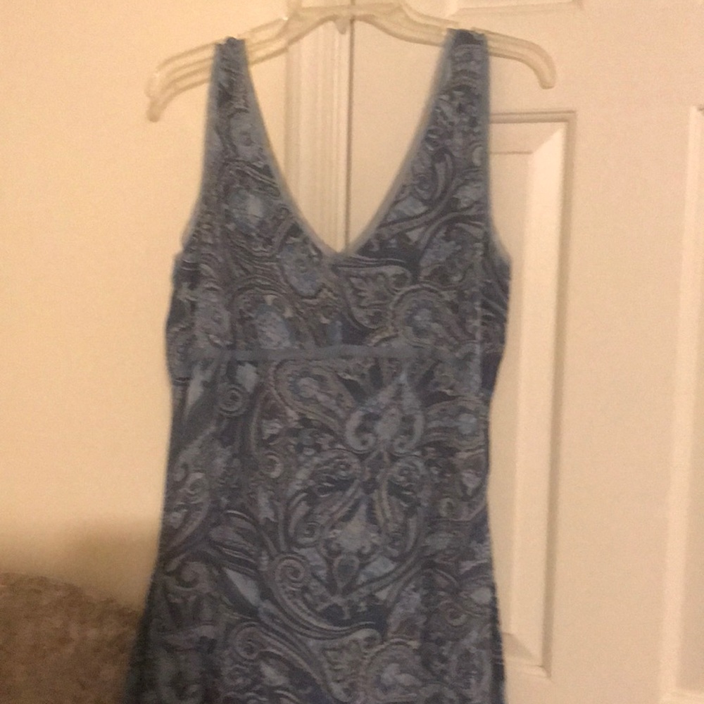 Woman’s below the knee dress